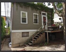 Building Photo - 2233 W Armitage Ave