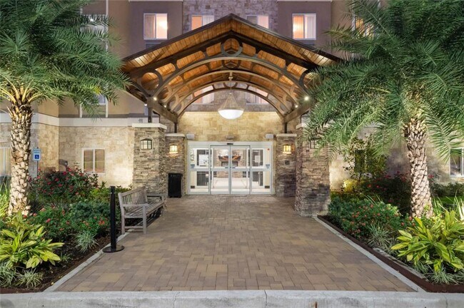 Building Photo - 9901 United Dr