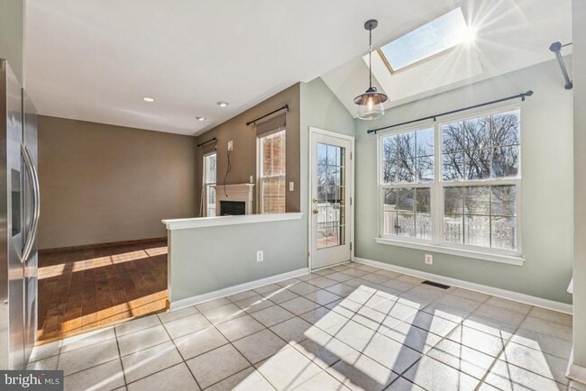 Building Photo - 43605 Dunhill Cup Square