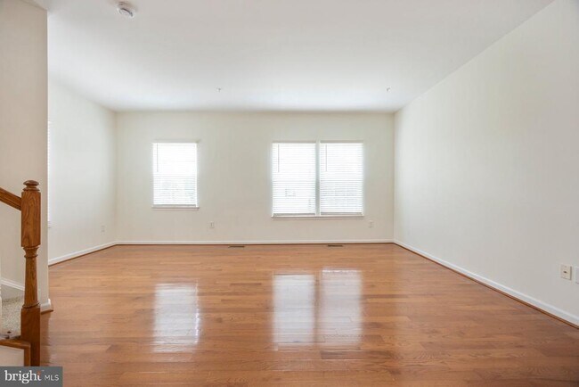 Building Photo - 616 Warbler Walk