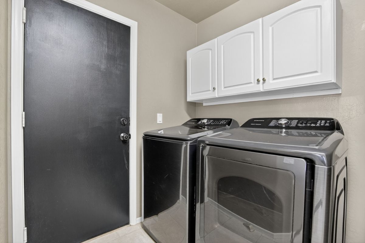 Building Photo - 15481 W Mauna Loa Ln