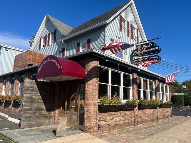 Primary Photo - 100 Lake Rd