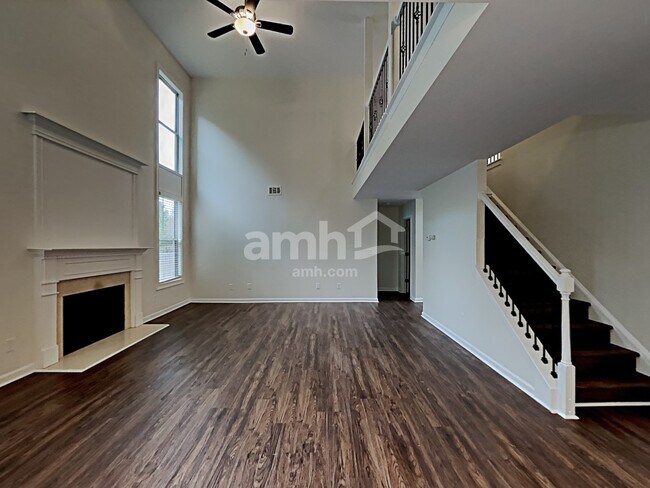 Building Photo - 3562 Huddlestone Ln NE