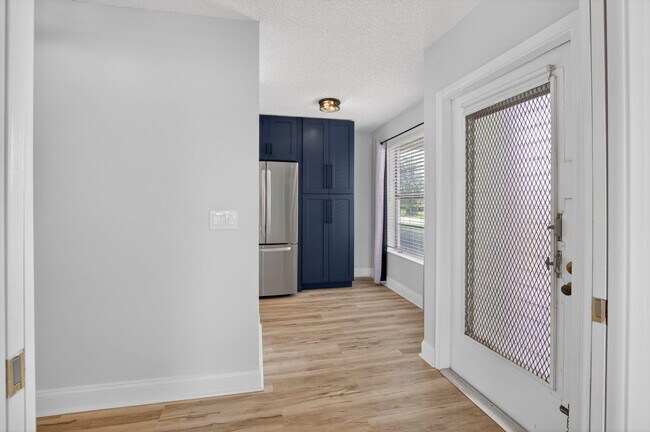 Building Photo - 2401 Del-Aire Blvd