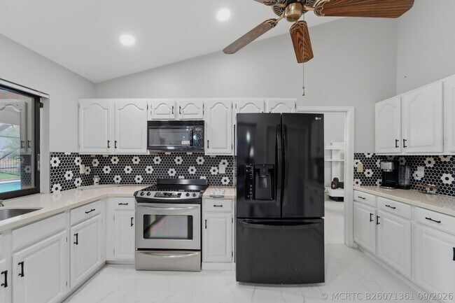 Building Photo - 301 Knotty Wood Ln