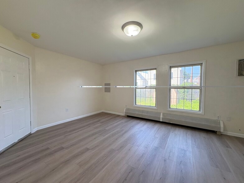 Building Photo - 174 Dwight St