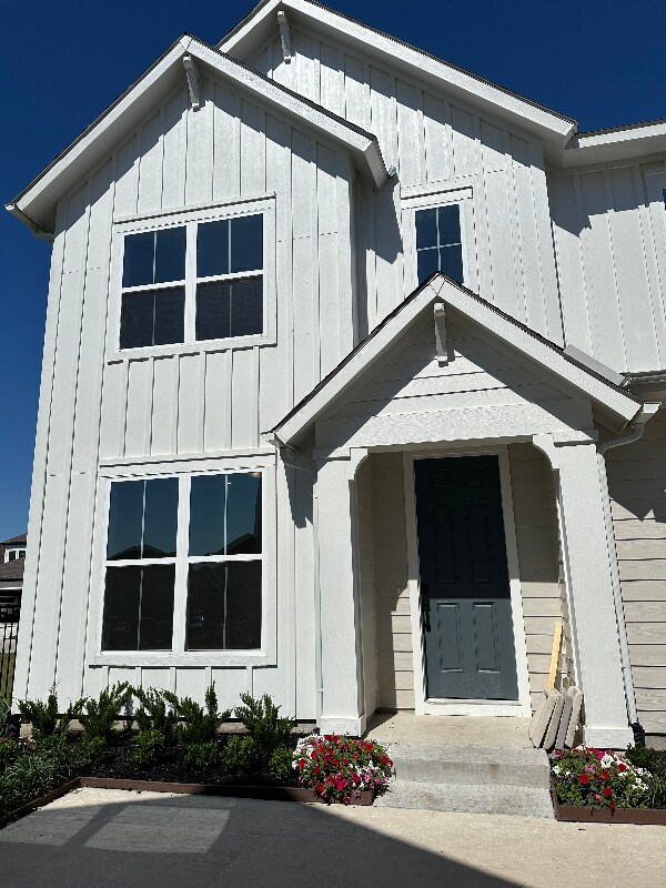 Building Photo - 13357 Hedgebrook Pl