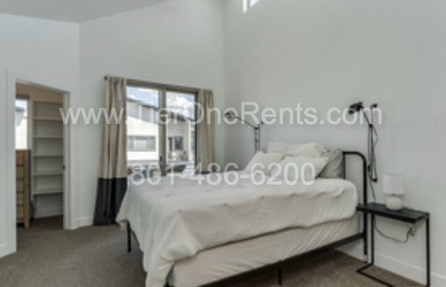 Building Photo - NO DEPOSIT option available for qualified renters!