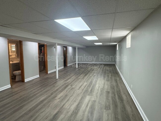 Building Photo - 2810 W 83rd St