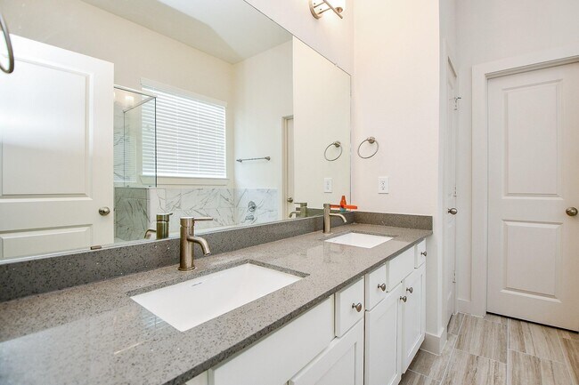 Building Photo - 9444 Kerrwood Ln