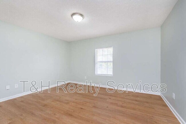 Building Photo - 326 Jefferson Ave