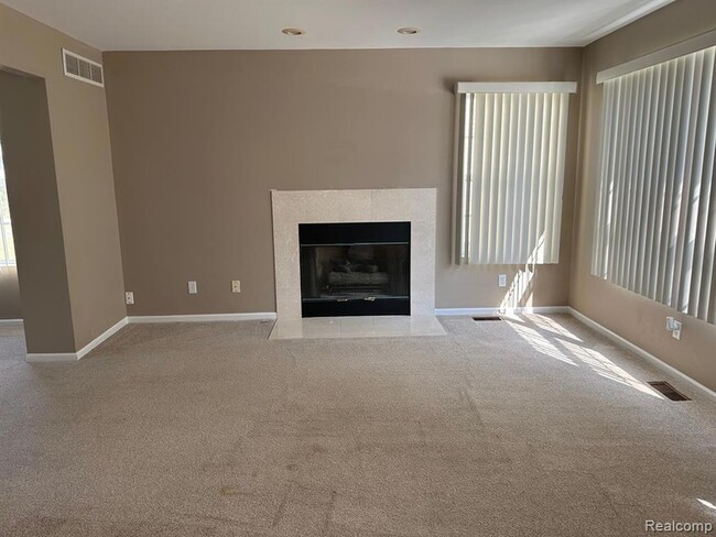 Building Photo - 1251 Otter Ave