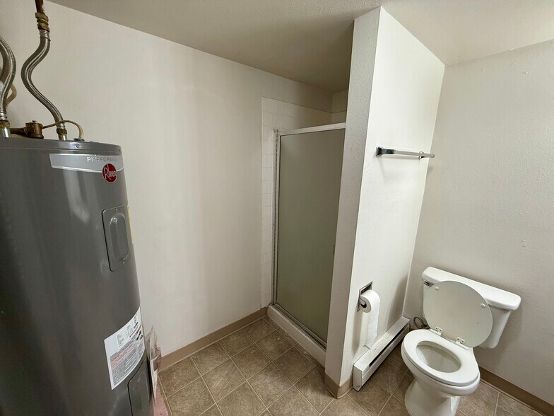 Building Photo - 13411 E 8th Ave