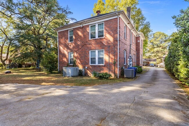 Building Photo - 308 Causey Ave