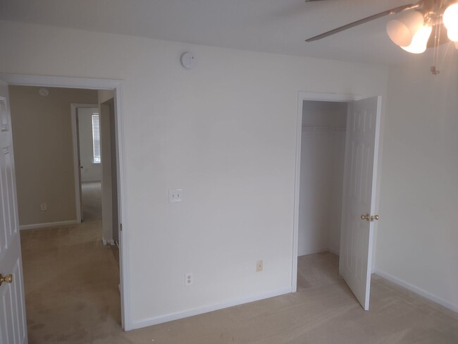 Building Photo - ****MOVE IN SPECIAL****Two Story, Five Bed...