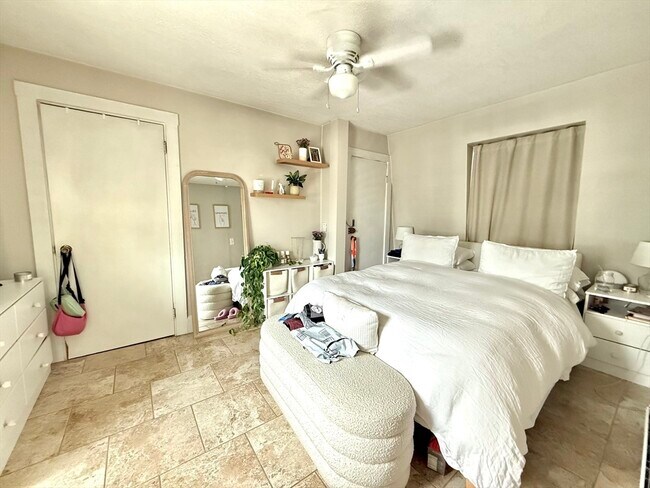 Building Photo - 373 K St