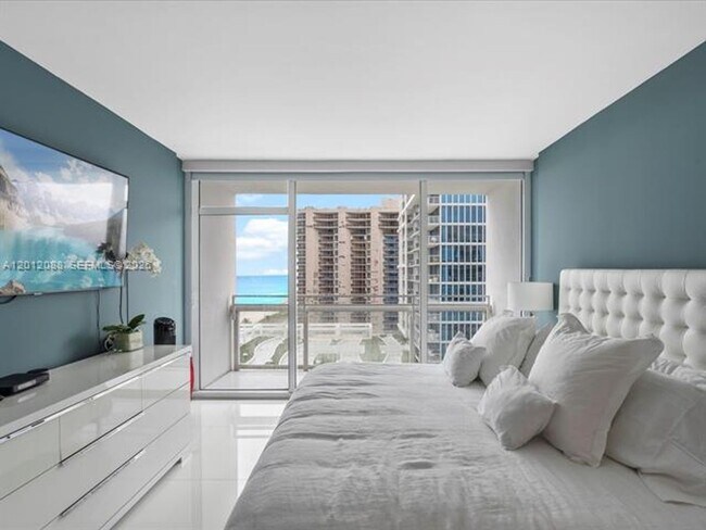 Building Photo - 6801 Collins Ave