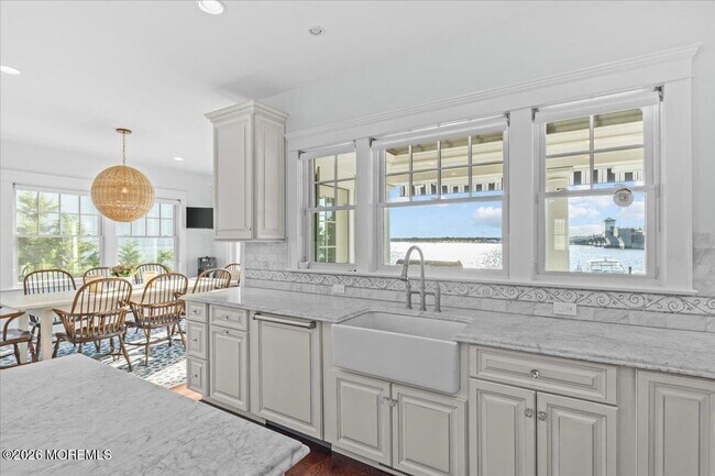 Building Photo - 1200 Bay Ave