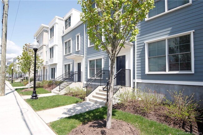 Building Photo - 42 Merrell Ave