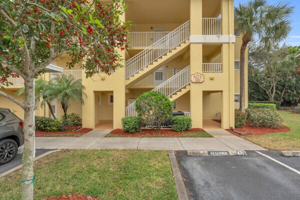 Building Photo - 8271 Key Royal Cir