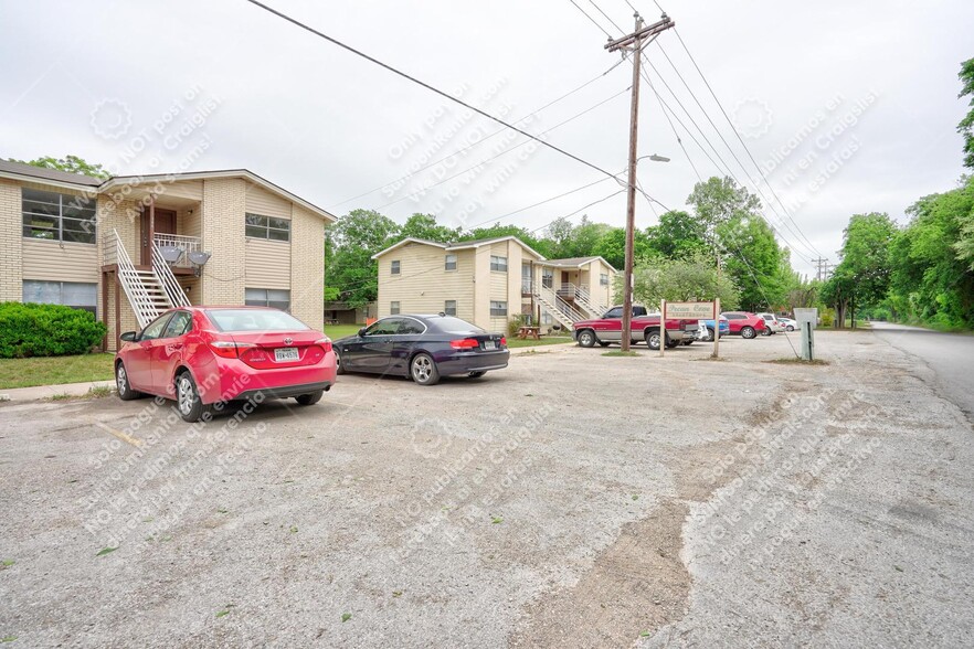 Building Photo - 748 Old Martindale Rd