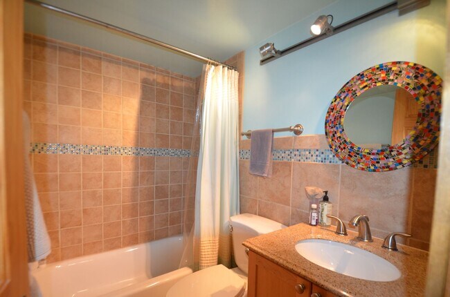 Building Photo - Pets Negotiable!  Walk to town, community hot tub! 2 month lease!