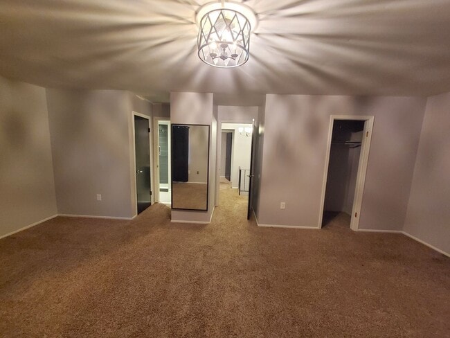 Building Photo - Spacious end-unit townhouse, with elegant kitchen, 3-bedrooms & attached garage