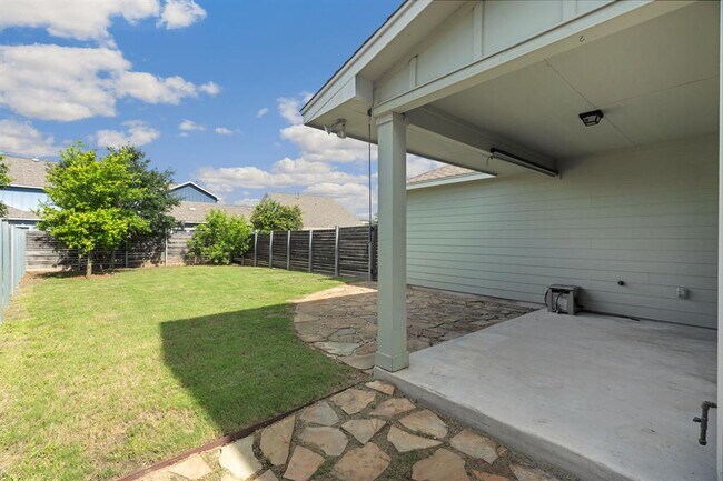 Building Photo - 8712 Slater Dr