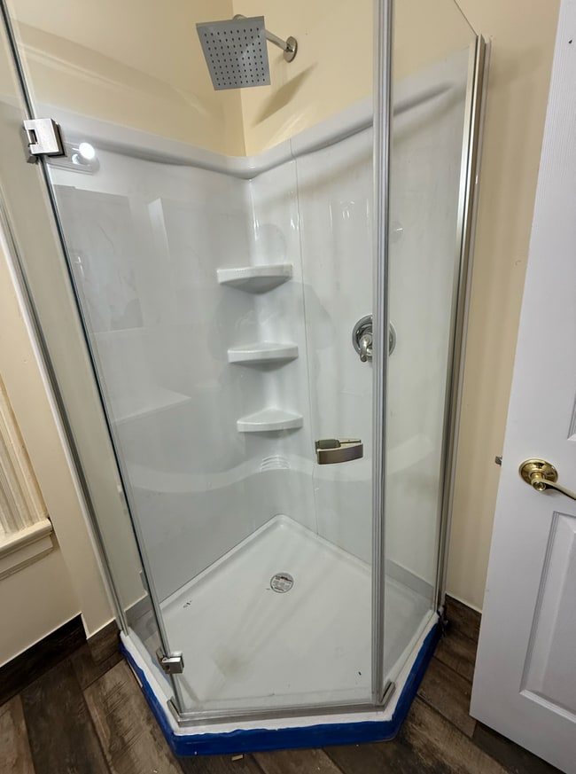 Building Photo - 4-BEDROOM DEPAUL UNIVERSITY APARTMENT – FIRST FLOOR