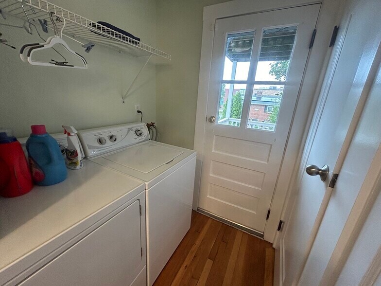 Building Photo - 23 Webster St