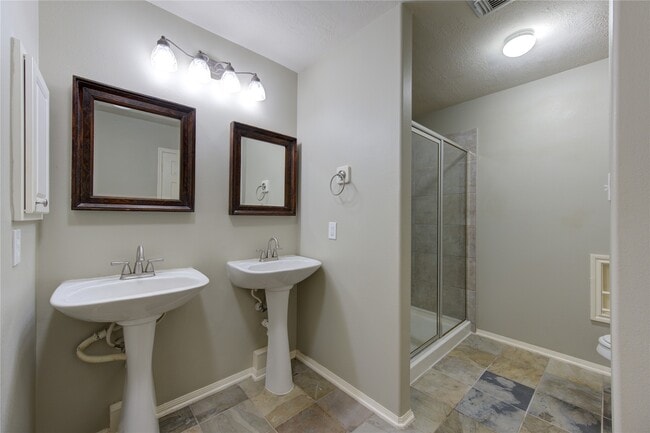 Building Photo - 14559 Gleaming Rose Dr