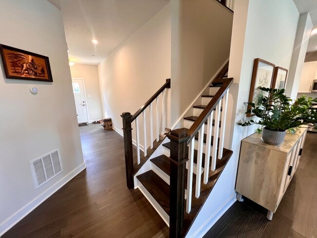 Building Photo - Sewickley - 4 Bedroom 3.5 Bathroom - End U...