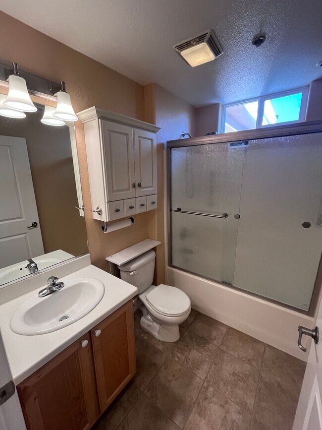 Building Photo - BEAUTIFUL CONDO AT THE PHOENICIAN IN ROSEVILLE!! $500 OFF FIRST MONTH'S RENT!!