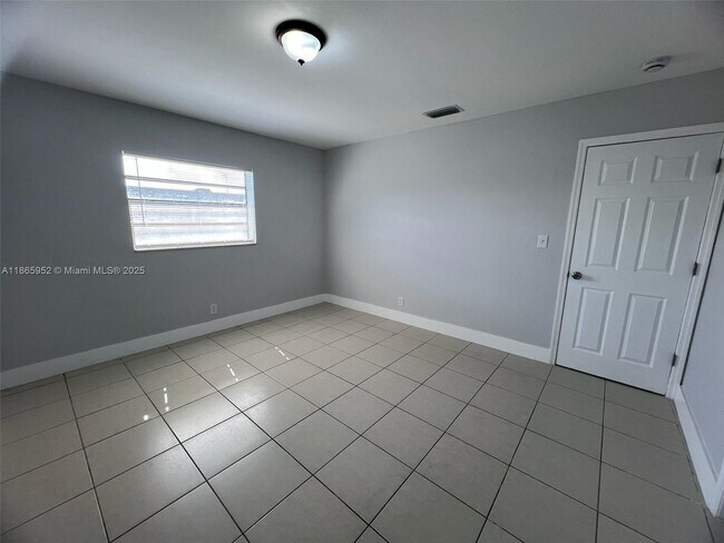 Building Photo - 3071 NW 43rd St