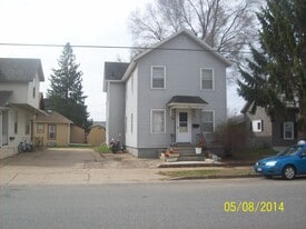 Building Photo - 417 William St