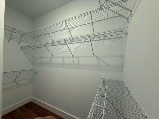 Building Photo - 909 Bainbridge St