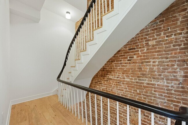 Building Photo - 525 Washington St
