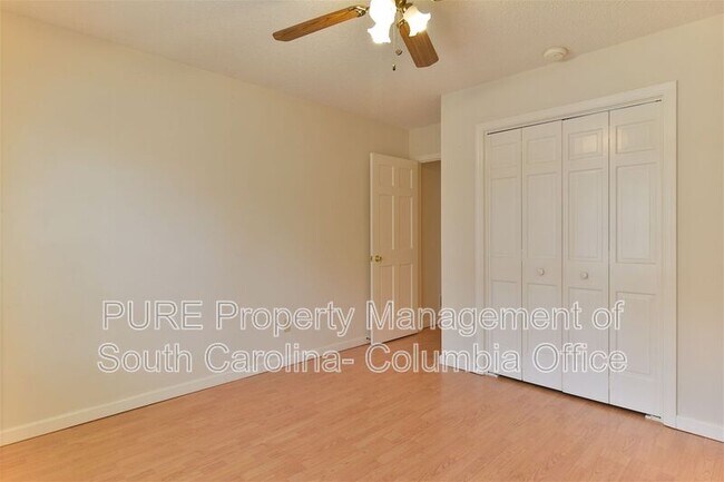 Building Photo - 517 Sparkleberry Ln