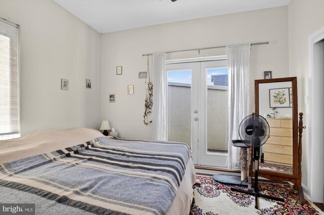 Building Photo - 2050 Frankford Ave