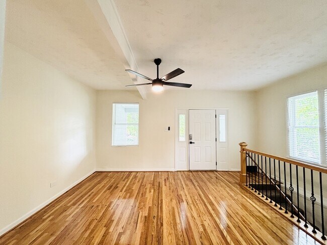 Building Photo - 867 Browning Ave