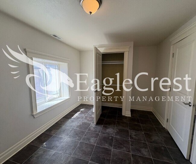 Building Photo - Beautiful Five Bedroom Home with Acreage