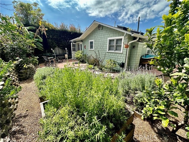 Building Photo - 563 Cress St