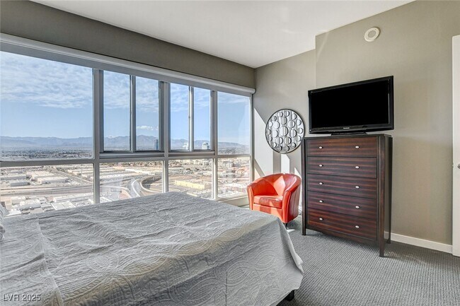 Building Photo - 4575 Dean Martin Dr