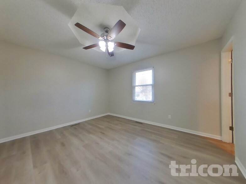 Building Photo - 15509 Kay Ave