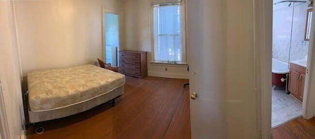 Building Photo - 7 University Pl