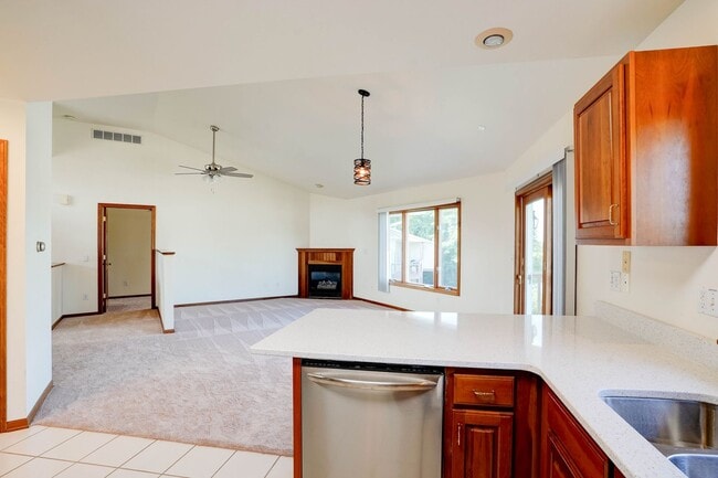 Building Photo - 11-11 Redtail Ct