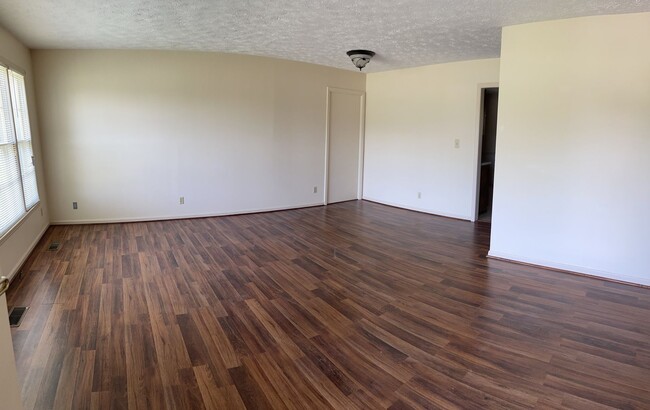 Building Photo - 2 Bedroom House in Talladega
