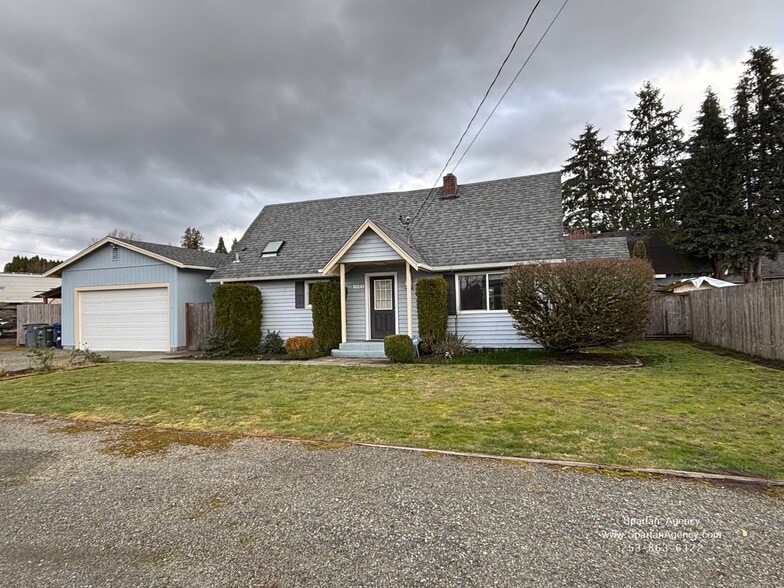 Building Photo - 1405 4th Ave NW