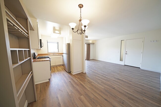 Building Photo - 28015 Sarabande Ln