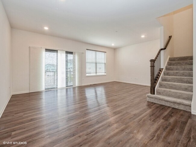 Building Photo - 2718 Fieldcrest Dr